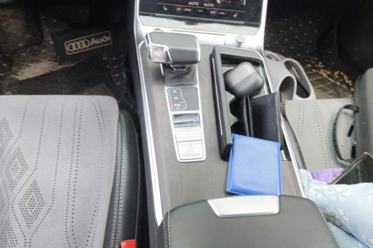 Used Audi A6L 2023 Revised Edition 45 TFSI quattro Prestige Dynamic Version Gear Lever
