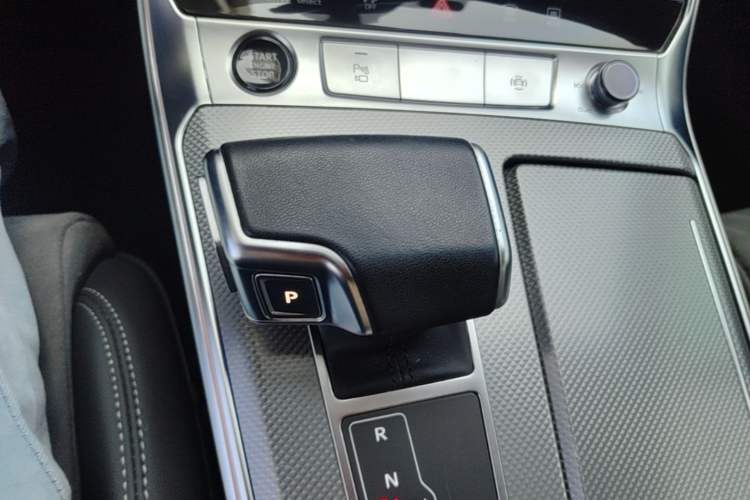 Used Audi A6L 2023 40 TFSI Luxury Dynamic Model Gear Lever