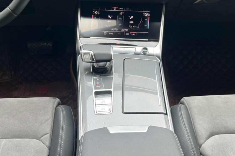 Used Audi A6L 2023 40 TFSI Luxury Dynamic Model Gear Lever