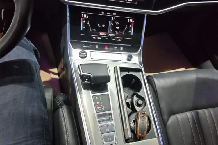 Used Audi A6L 2023 45 TFSI Prestige Elegant Edition Gear Lever