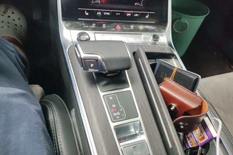 Used Audi A6L 2023 Revised Edition 45 TFSI quattro Prestige Dynamic Version Gear Lever