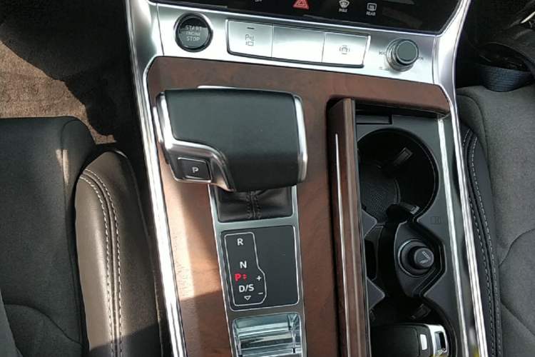 Used Audi A6L 2023 45 TFSI quattro Prestige Dynamic Edition Gear Lever