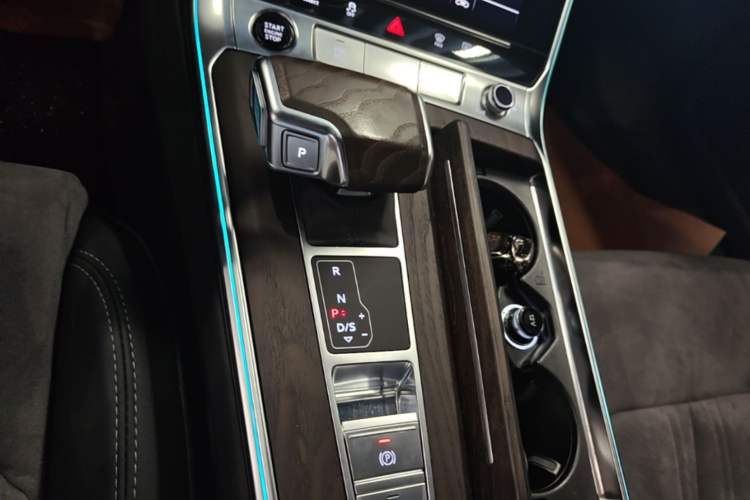 Used Audi A6L 2023 Revised 40 TFSI Luxury Dynamic Edition Gear Lever