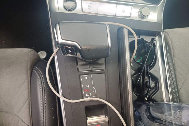 Used Audi A6L 2023 Revised 45 TFSI Prestige Dynamic Edition Gear Lever