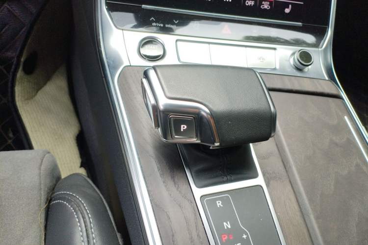Used Audi A6L 2023 45 TFSI quattro Prestige Dynamic Edition Gear Lever