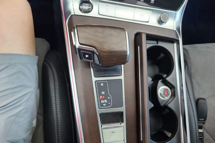 Used Audi A6L 2023 Revised 45 TFSI Prestige Dynamic Edition Gear Lever