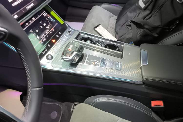 Used Audi A6L 2023 Revised 45 TFSI Prestige Dynamic Edition Gear Lever