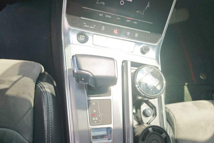 Used Audi A6L 2023 Revised 45 TFSI Prestige Dynamic Edition Gear Lever