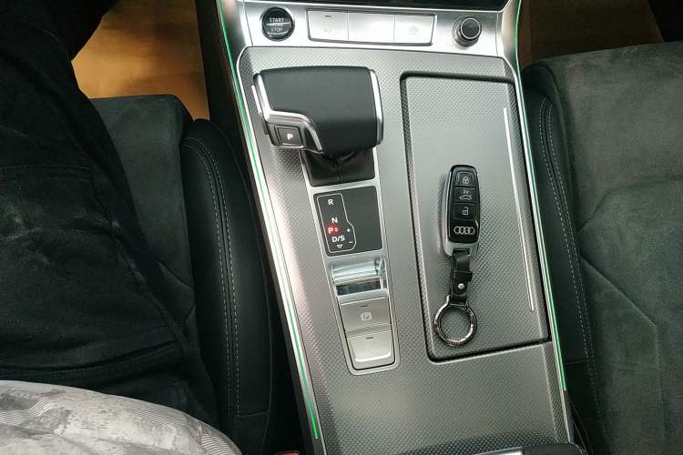 Used Audi A6L 2023 Revised 40 TFSI Luxury Dynamic Edition Gear Lever