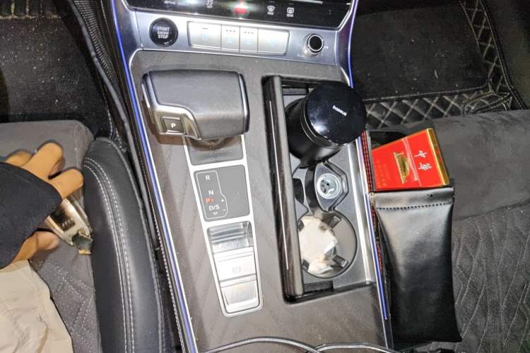 Used Audi A6L 2023 Updated 55 TFSI quattro Prestige Dynamic Edition Gear Lever