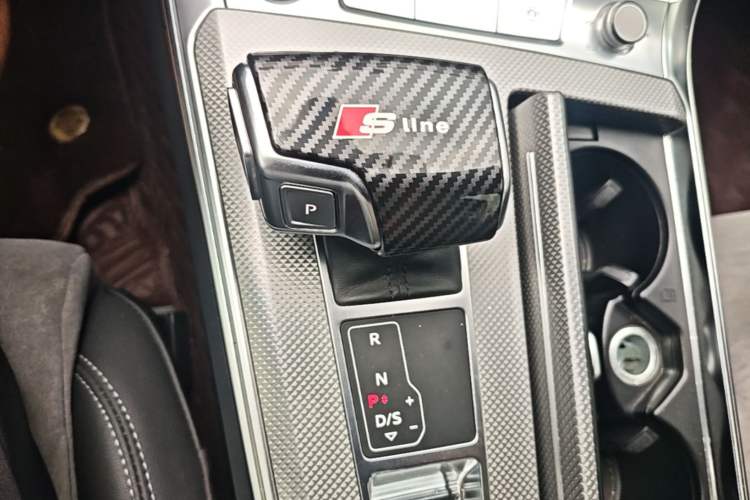Used Audi A6L 2023 Revised 40 TFSI Luxury Dynamic Edition Gear Lever