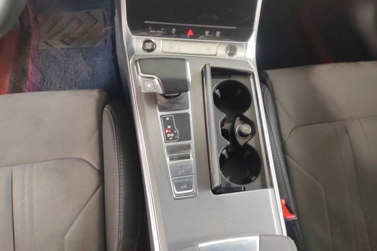Used Audi A6L 2023 40 TFSI Luxury Dynamic Model Gear Lever