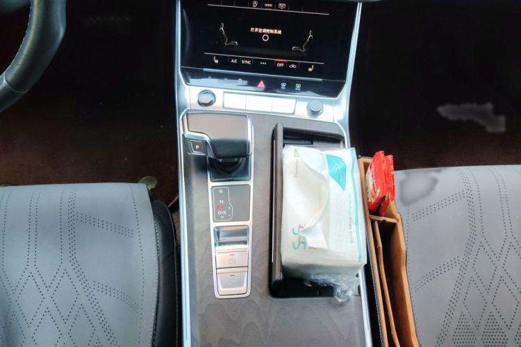 Used Audi A6L 2023 45 TFSI quattro Prestige Dynamic Edition Gear Lever