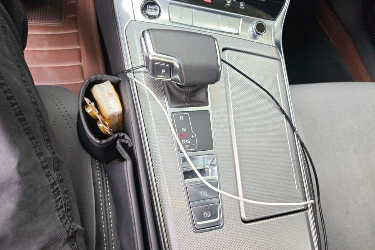 Used Audi A6L 2023 Revised 45 TFSI Prestige Dynamic Edition Gear Lever