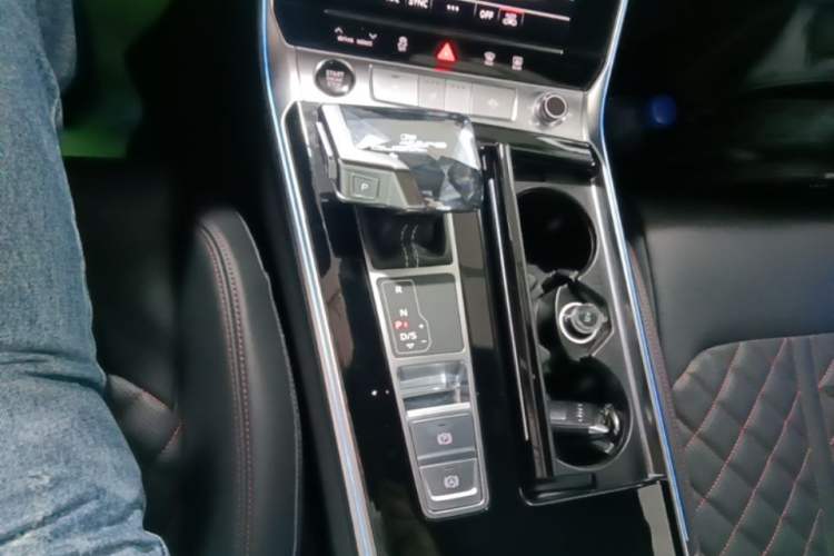 Used Audi A6L 2023 Revised 45 TFSI Prestige Dynamic Edition Gear Lever