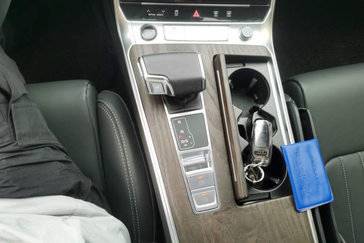 Used Audi A6L 2023 Revised 45 TFSI Prestige Elegant Edition Gear Lever