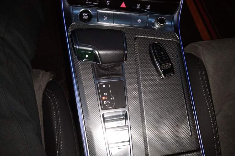 Used Audi A6L 2023 40 TFSI Luxury Dynamic Model Gear Lever