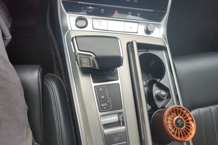 Used Audi A6L 2023 Revised 40 TFSI Luxury Prestige Edition Gear Lever