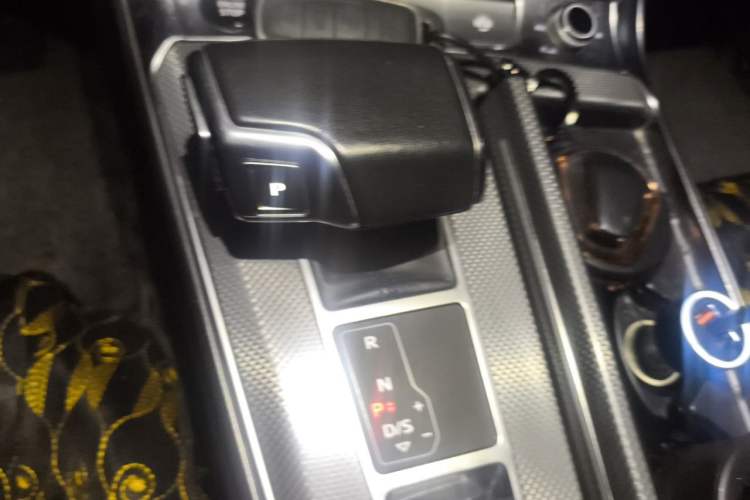 Used Audi A6L 2023 40 TFSI Luxury Prestige Edition Gear Lever