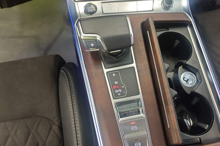 Used Audi A6L 2023 55 TFSI quattro Prestige Dynamic Edition Gear Lever