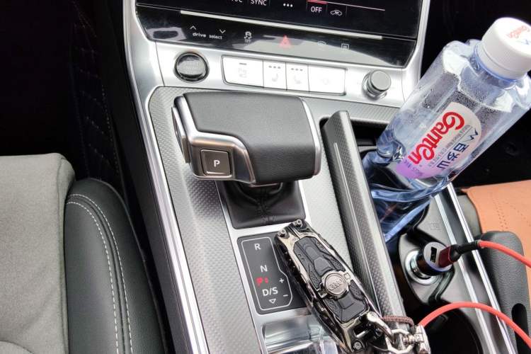 Used Audi A6L 2023 Revised 40 TFSI Luxury Dynamic Edition Gear Lever