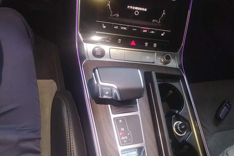 Used Audi A6L 2023 Revised Edition 45 TFSI quattro Prestige Dynamic Version Gear Lever