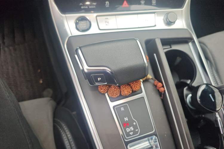Used Audi A6L 2023 Revised Edition 45 TFSI quattro Prestige Dynamic Version Gear Lever