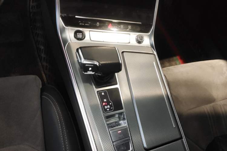 Used Audi A6L 2023 40 TFSI Luxury Dynamic Model Gear Lever