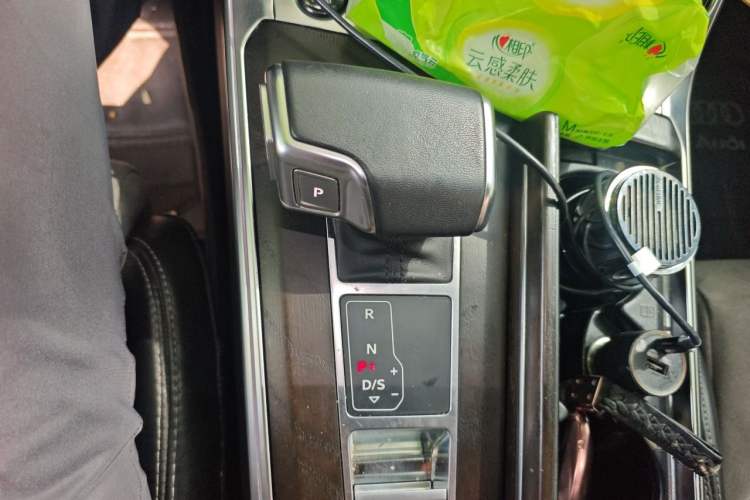 Used Audi A6L 2023 Revised 45 TFSI Prestige Dynamic Edition Gear Lever