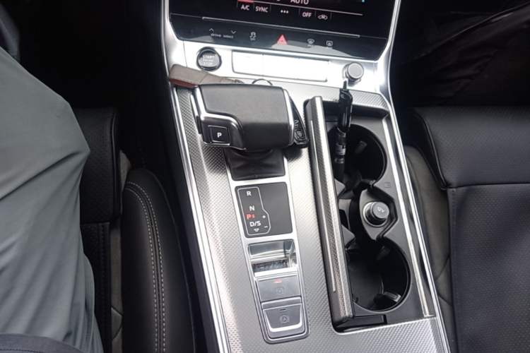 Used Audi A6L 2023 Revised 40 TFSI Luxury Dynamic Edition Gear Lever