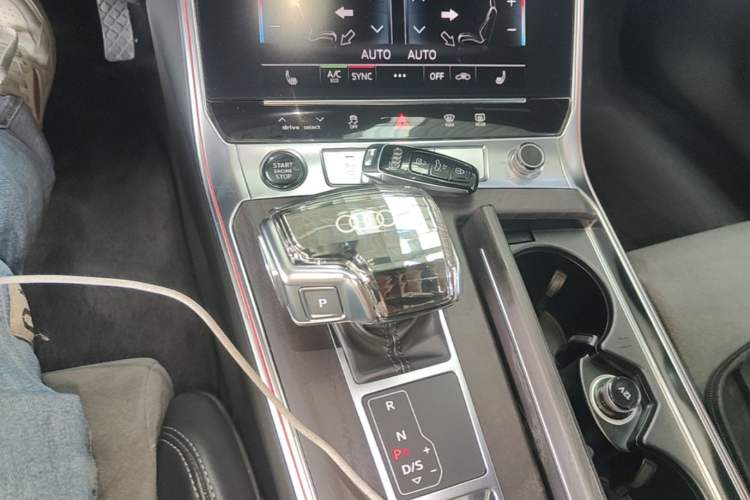 Used Audi A6L 2023 Revised Edition 45 TFSI quattro Prestige Dynamic Version Gear Lever