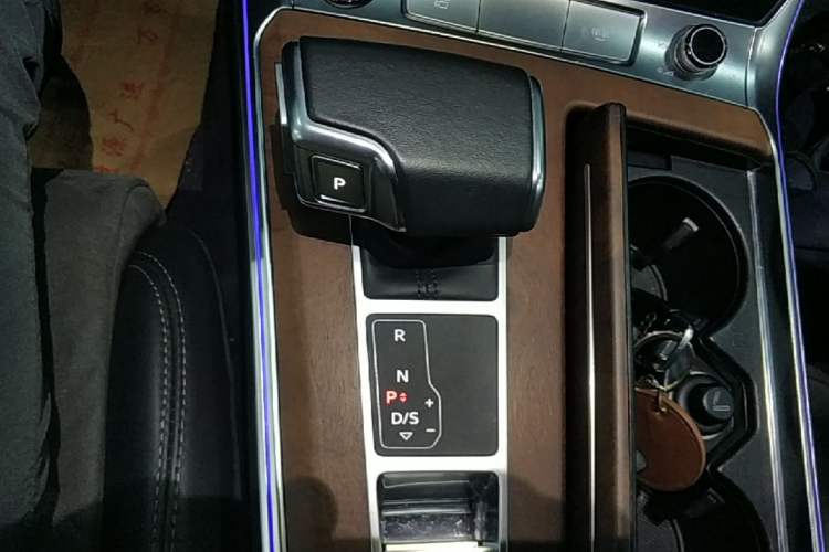 Used Audi A6L 2023 45 TFSI quattro Prestige Dynamic Edition Gear Lever