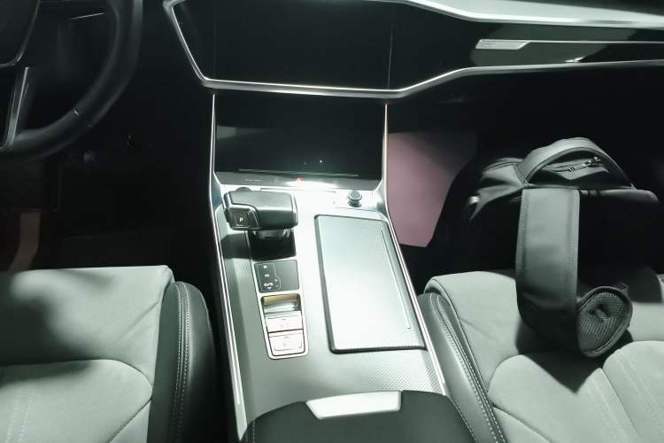 Used Audi A6L 2023 Revised 45 TFSI Prestige Dynamic Edition Gear Lever
