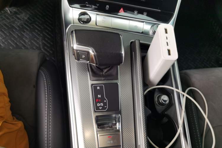 Used Audi A6L 2023 40 TFSI Luxury Dynamic Model Gear Lever