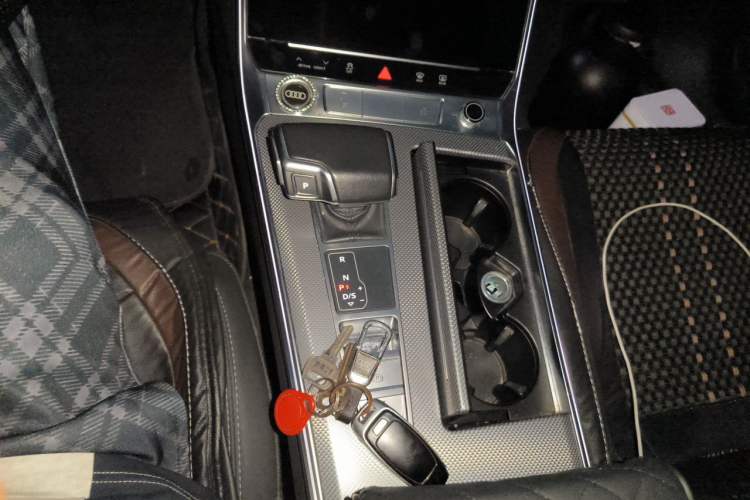 Used Audi A6L 2023 40 TFSI Luxury Dynamic Model Gear Lever