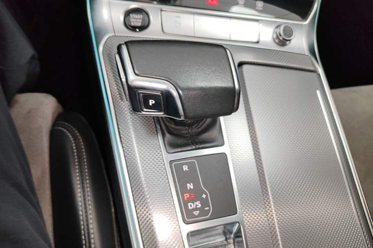 Used Audi A6L 2023 Revised 45 TFSI Prestige Dynamic Edition Gear Lever