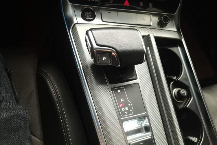 Used Audi A6L 2023 40 TFSI Luxury Dynamic Model Gear Lever