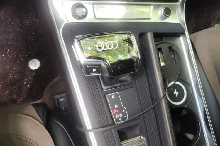 Used Audi A6L 2023 Updated 45 TFSI quattro Prestige Dynamic Edition Gear Lever