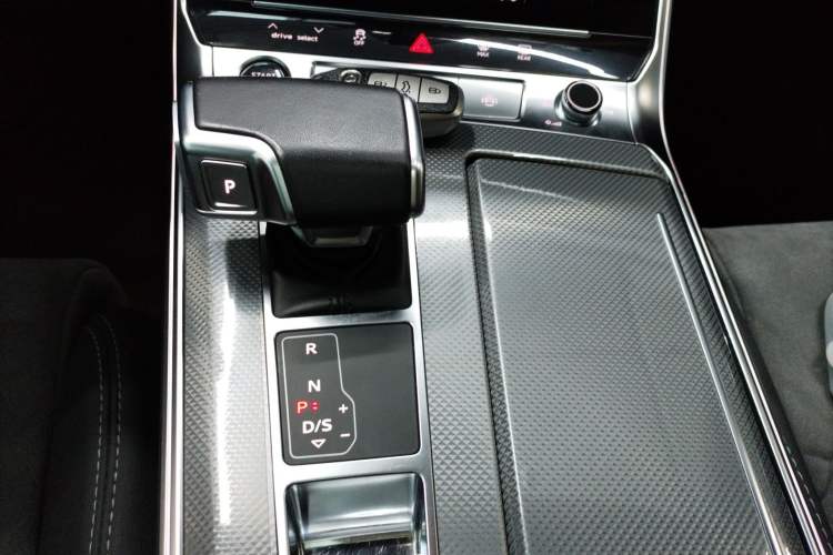 Used Audi A6L 2023 40 TFSI Luxury Dynamic Model Gear Lever
