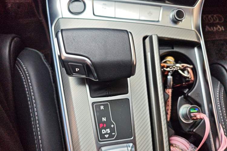 Used Audi A6L 2023 40 TFSI Luxury Prestige Edition Gear Lever
