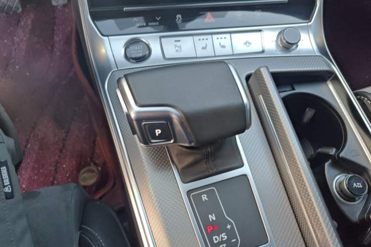 Used Audi A6L 2023 Revised 40 TFSI Luxury Dynamic Edition Gear Lever
