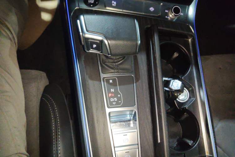 Used Audi A6L 2023 Revised Edition 45 TFSI quattro Prestige Dynamic Version Gear Lever