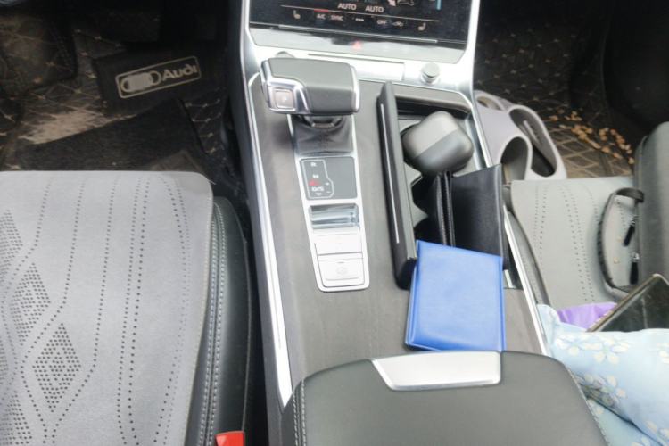 Used Audi A6L 2023 Revised Edition 45 TFSI quattro Prestige Dynamic Version Gear Lever