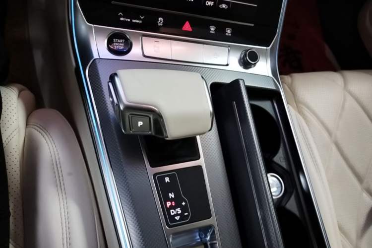 Used Audi A6L 2023 Revised 45 TFSI Prestige Dynamic Edition Gear Lever