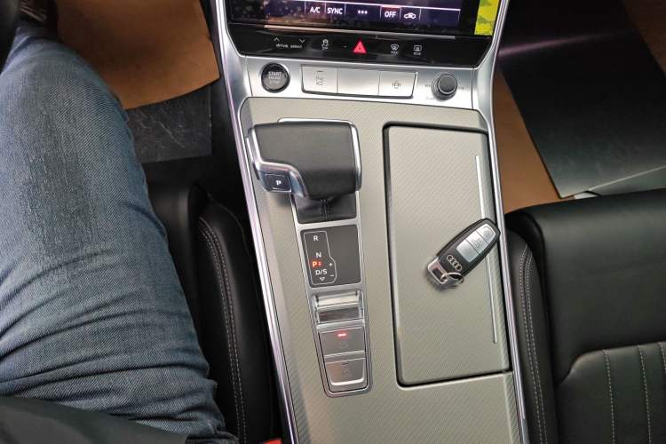 Used Audi A6L 2023 Revised 40 TFSI Luxury Prestige Edition Gear Lever