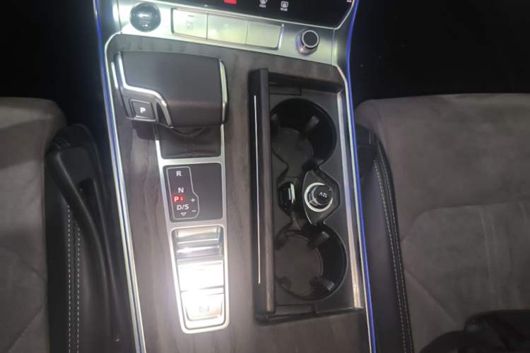 Used Audi A6L 2023 Revised Edition 45 TFSI quattro Prestige Dynamic Version Gear Lever