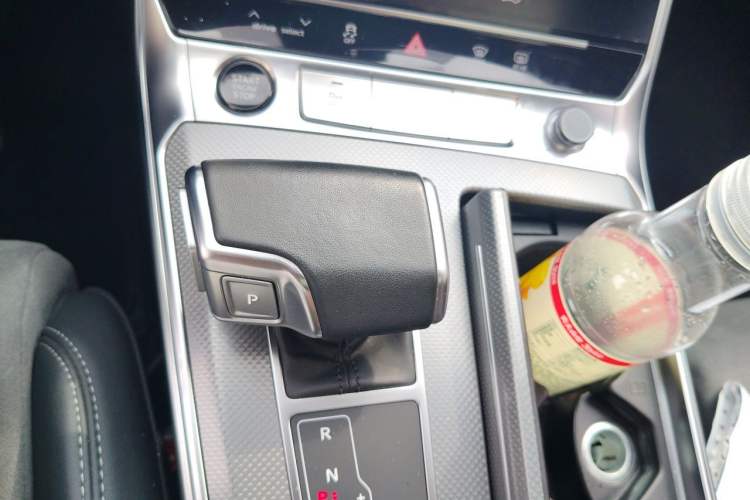 Used Audi A6L 2023 40 TFSI Luxury Dynamic Model Gear Lever