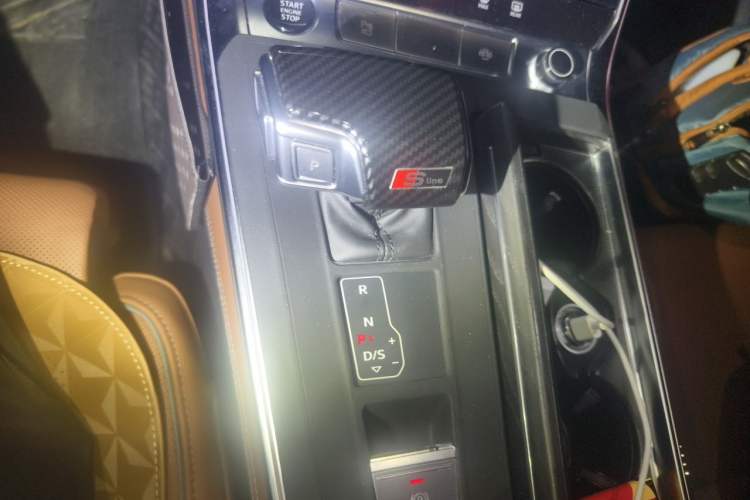 Used Audi A6L 2023 Updated 55 TFSI quattro Prestige Edition Gear Lever