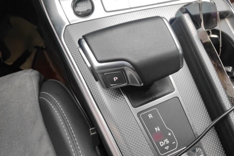Used Audi A6L 2023 40 TFSI Luxury Dynamic Model Gear Lever