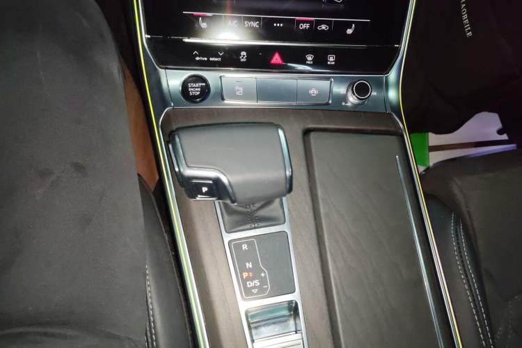 Used Audi A6L 2023 Revised Edition 45 TFSI quattro Prestige Dynamic Version Gear Lever